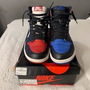 Jordan Retro 1 OG “Top 3”.